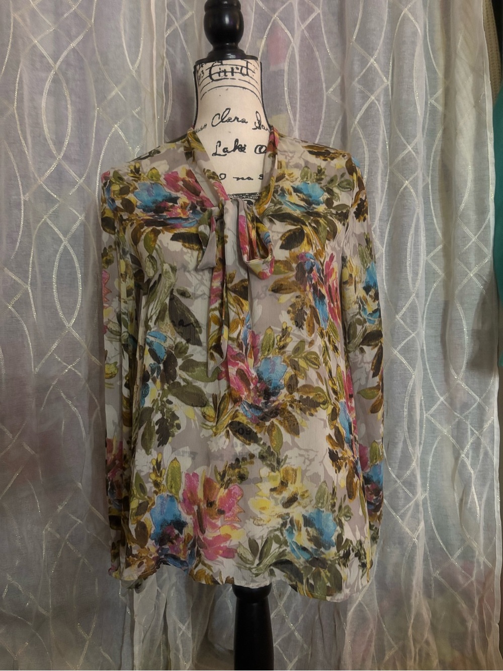 Kut from the Kloth Floral Tie-Neck Blouse in Cream with Blue & Pink Accents